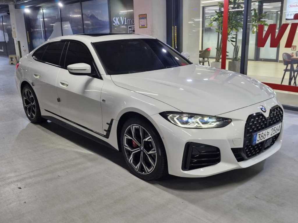 BMW 4 Series 420i Gran Coupe First Edition 2