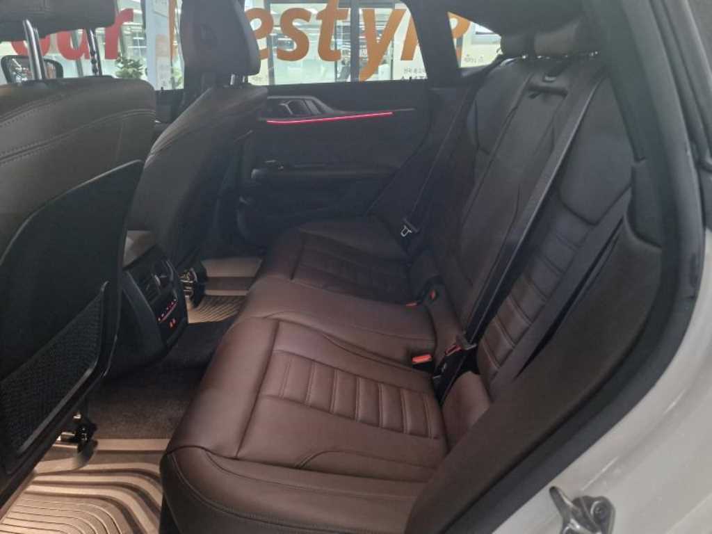 BMW 4 Series 420i Gran Coupe First Edition 8