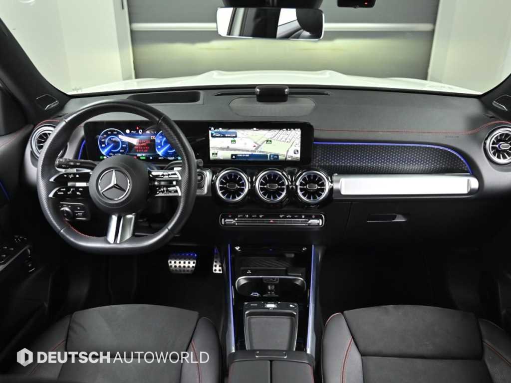 Mercedes-Benz EQB-Class EQB300 4MATIC AMG Line 8