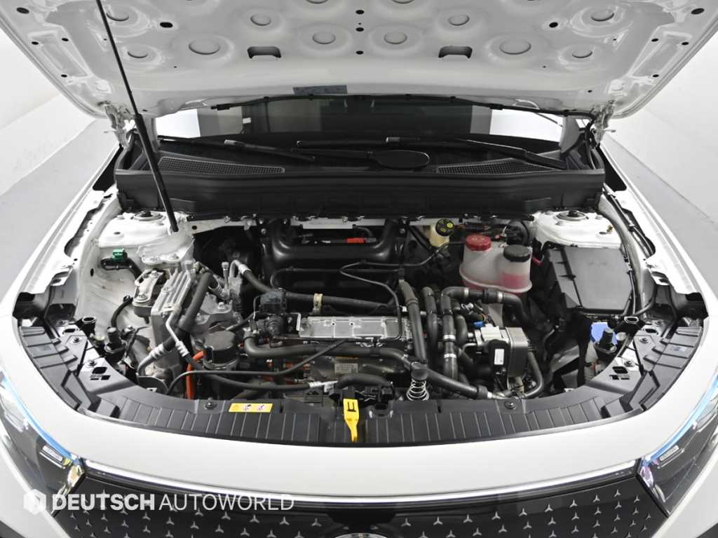 Mercedes-Benz EQB-Class EQB300 4MATIC AMG Line 7