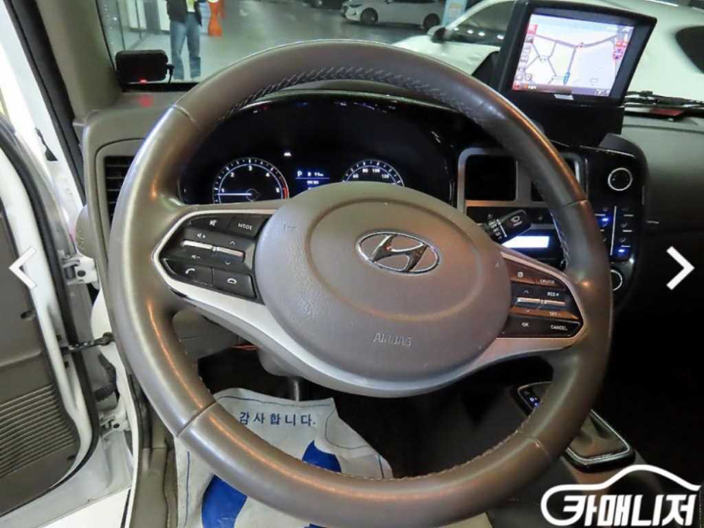 Hyundai Porter 1.0 Ton/ Double Cab/ Long Wheelbase/ CRDi 10