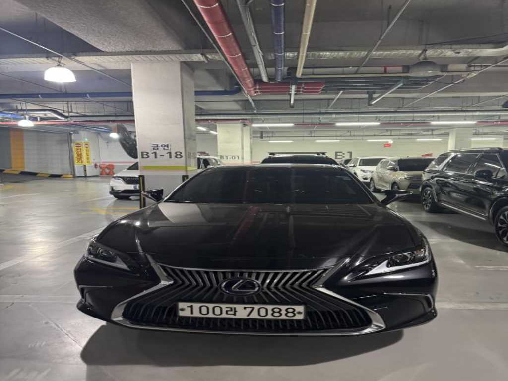 Lexus ES Luxury Plus