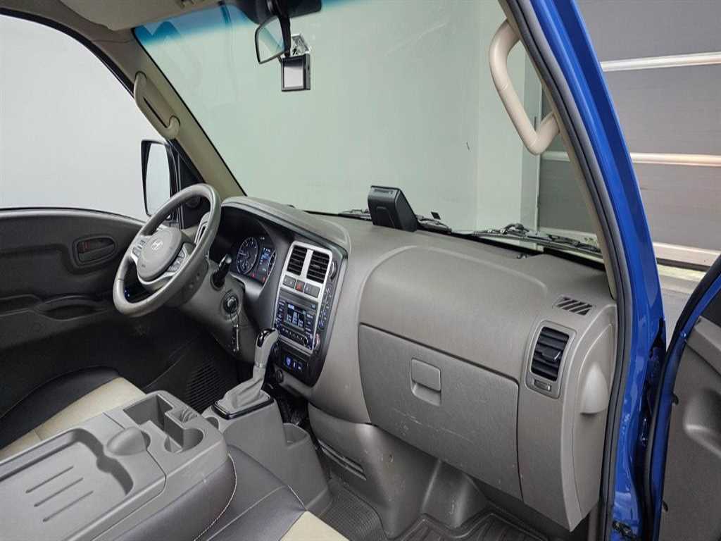 Hyundai Porter Super Cab/ Long Wheelbase/ 2WD Smart 8