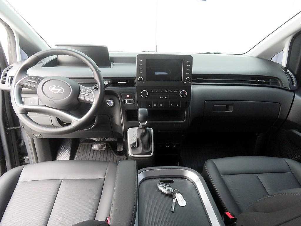 Hyundai Staria LPG Cargo Modern 10
