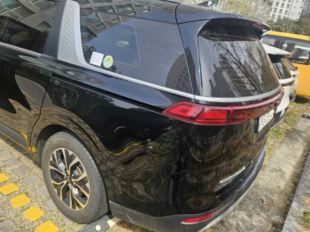 Kia Carnival Gasoline Prestige 6