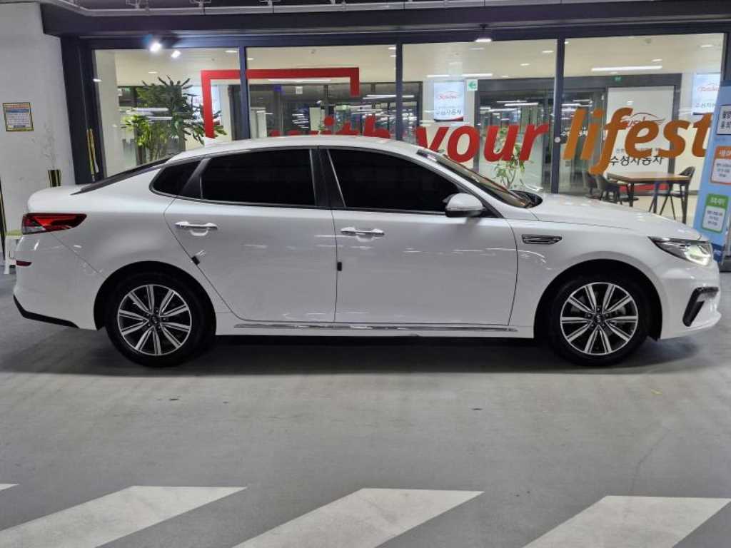 Kia K5 Gasoline 2.0 Prestige 4