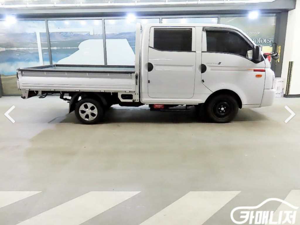 Hyundai Porter 1.0 Ton/ Double Cab/ Long Wheelbase/ CRDi 4