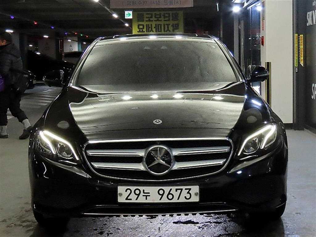 벤츠 E 클래스 E300 4MATIC 아방가르드인텔리전트드라이브 사진 2/20
