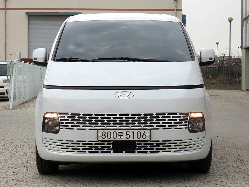 Hyundai Staria 2WD Diesel Cargo Modern