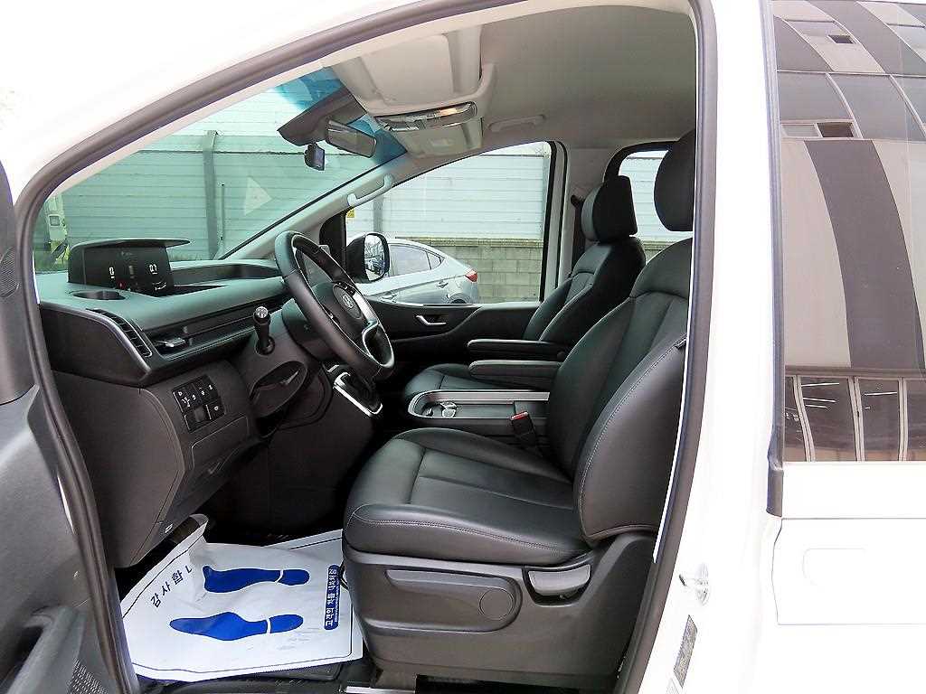 Hyundai Staria 2WD Diesel Cargo Modern — фото 5