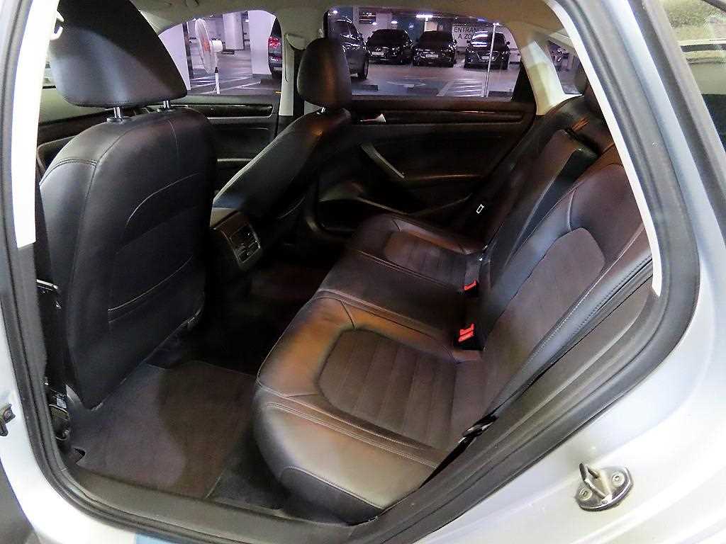 Volkswagen Passat 2.0 TDI 8