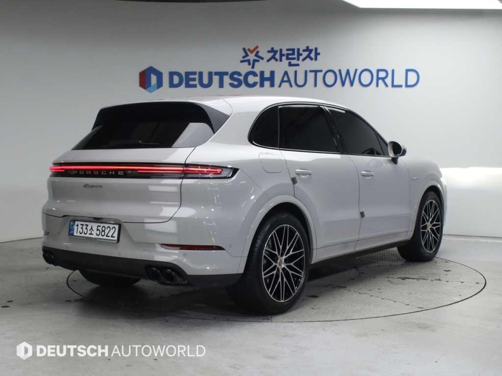 포르쉐 카이엔 3.0 E-하이브리드 사진 2/20