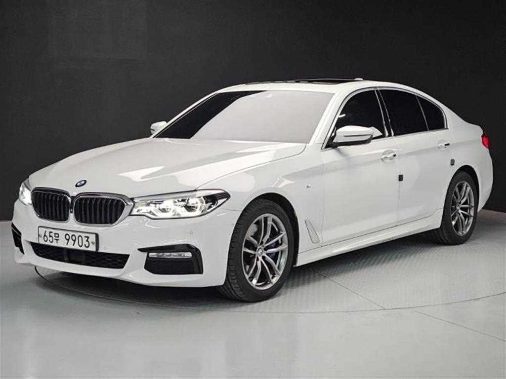 BMW 5시리즈 530i M 스포츠 플러스 사진 2/20