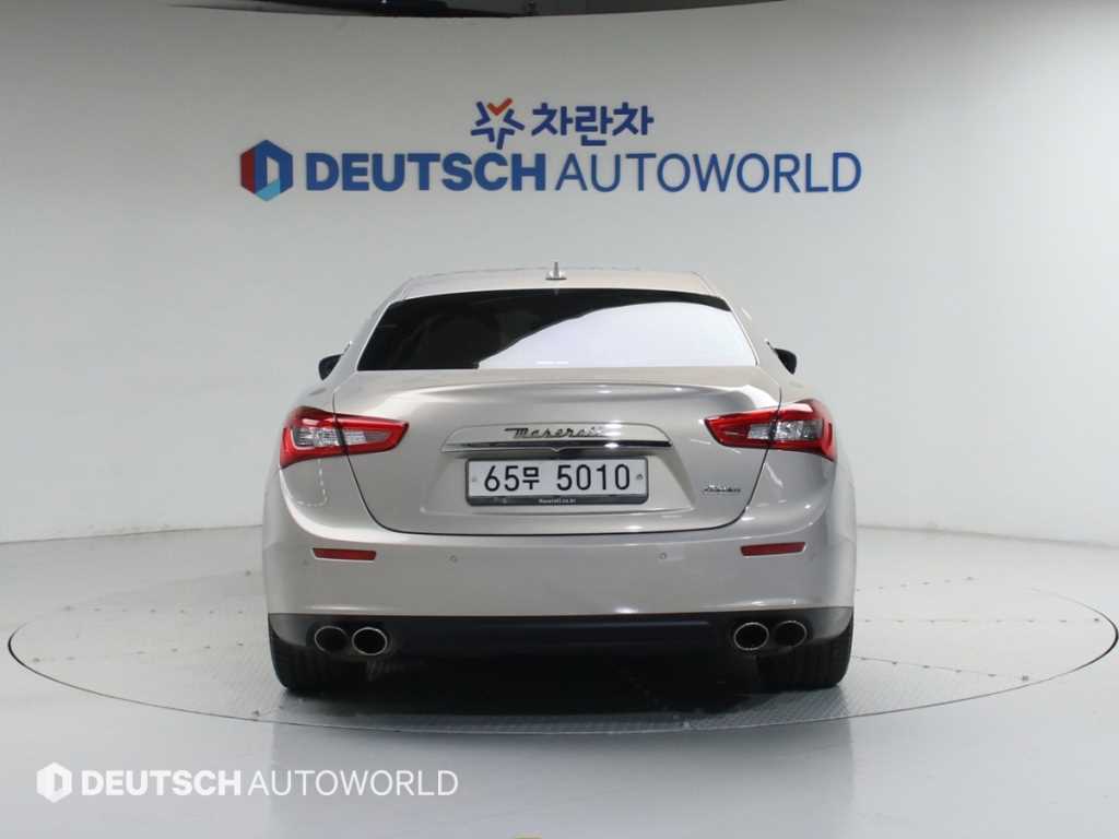 Maserati Ghibli 3.0 5