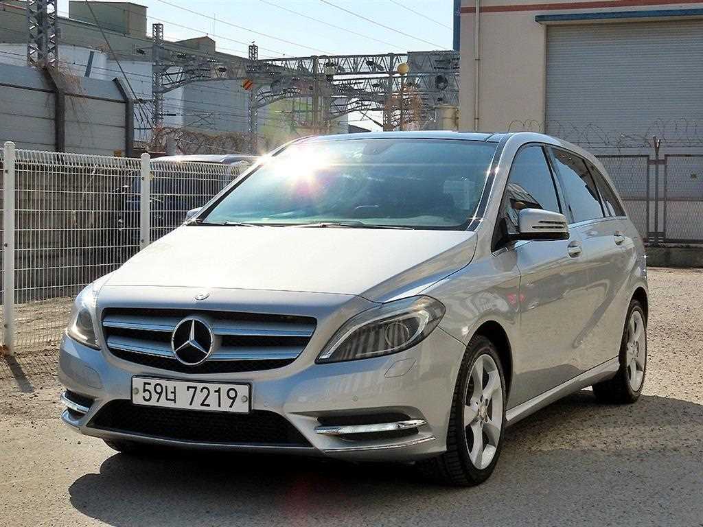 벤츠 B 클래스 (MY B) B200 CDI 블루이피션시 스포츠팩 사진 2/19