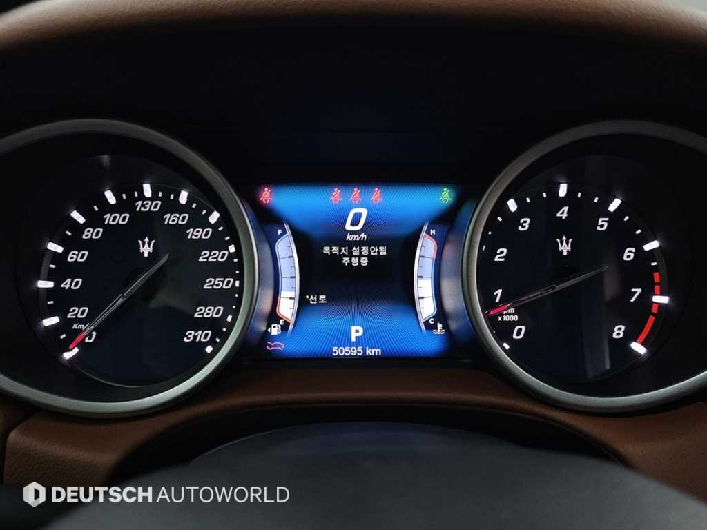 Maserati Ghibli 3.0 9