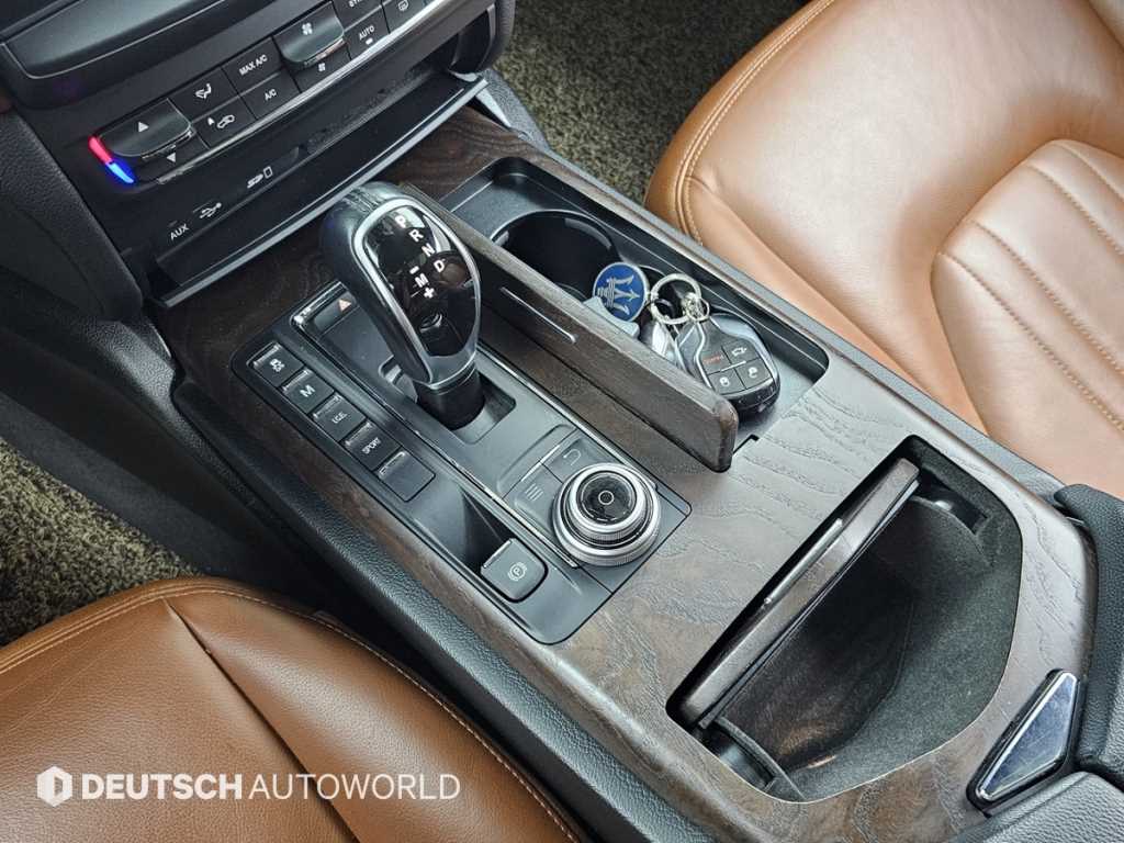 Maserati Ghibli 3.0 10