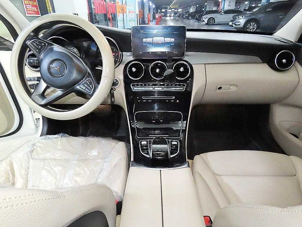 C클래스 W205 C220 d 아방가르드 2017년식