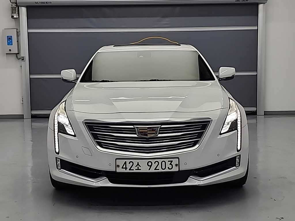 캐딜락 CT6 3.6 플래티넘 AWD 사진 2/19