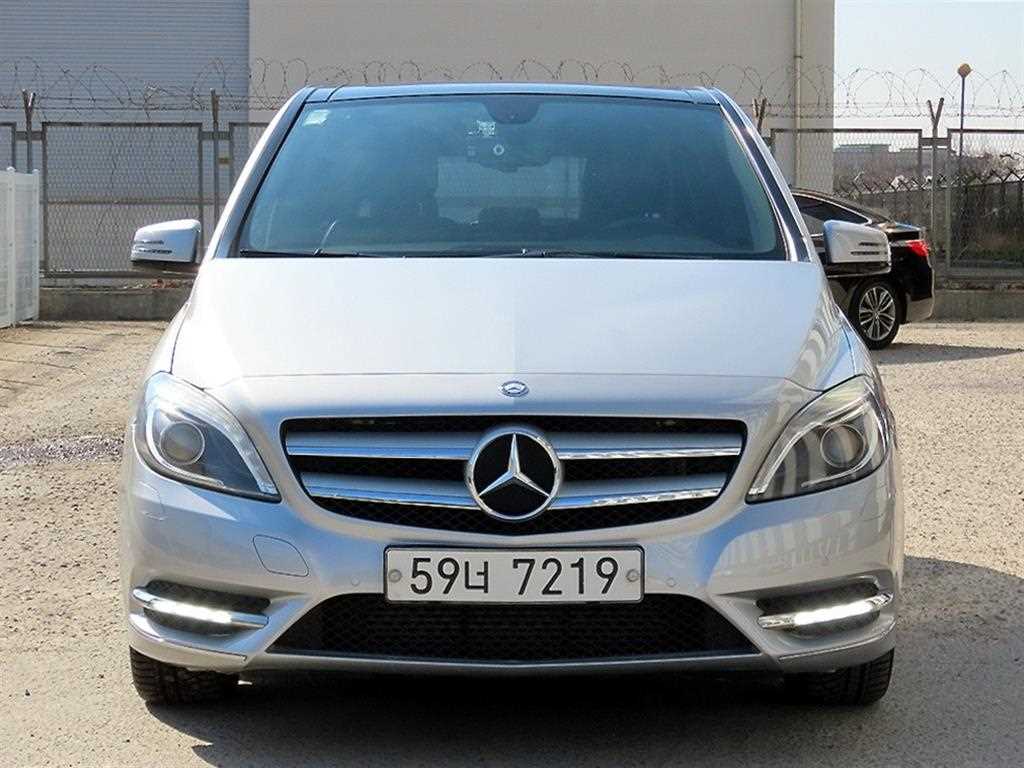 B클래스 (MY B) B200 CDI 블루이피션시 스포츠팩 2013년식