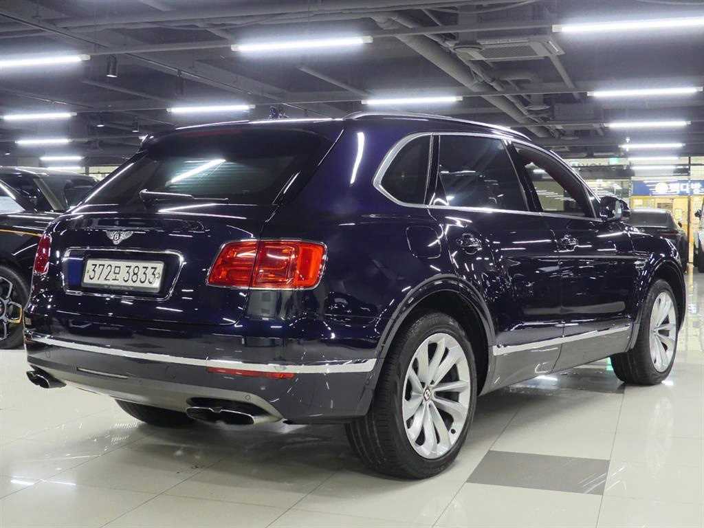 벤틀리 벤테이가 4.0 V8 사진 2/20