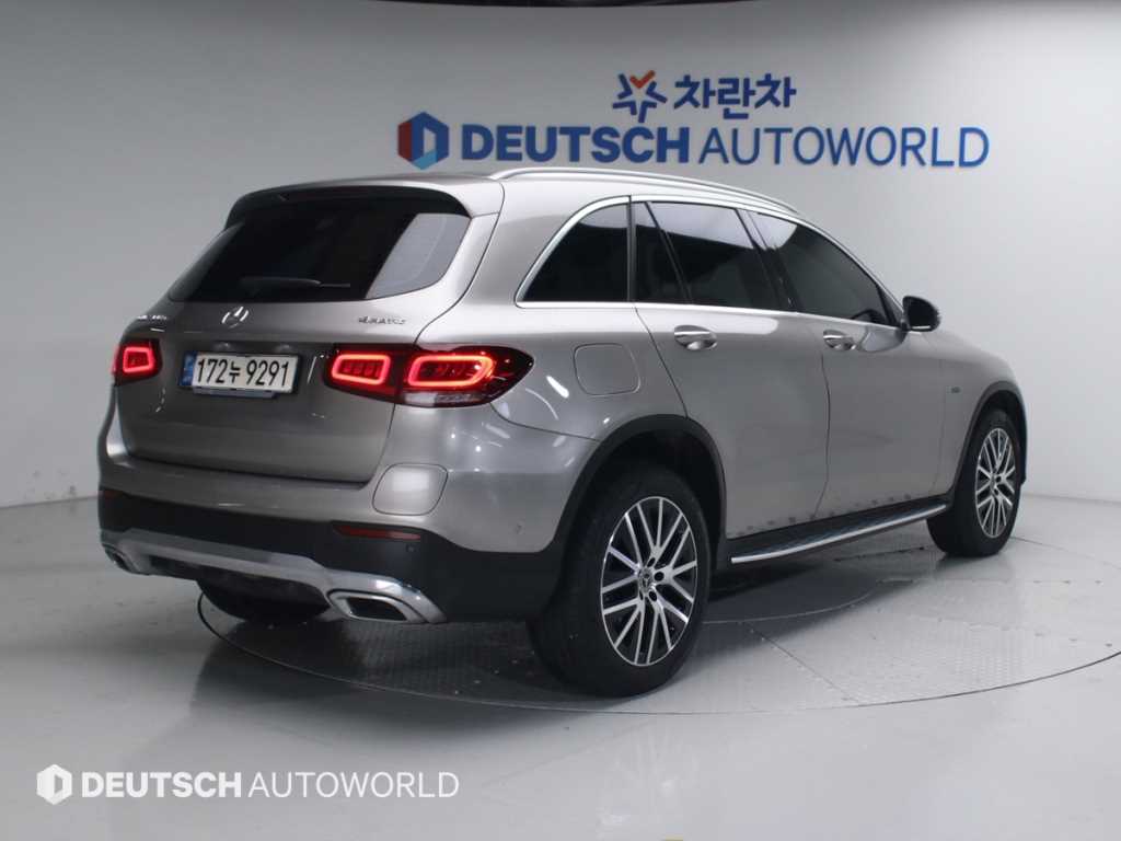 벤츠 GLC 클래스 GLC 300 e 4MATIC 사진 2/20