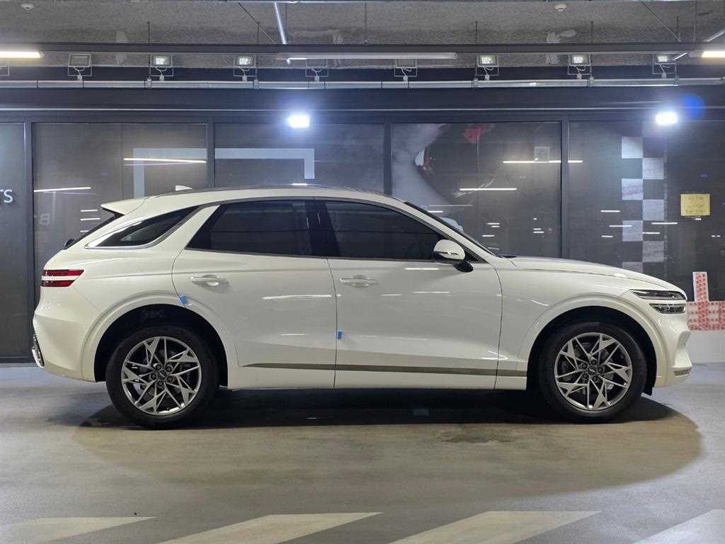 Genesis GV70 2.5T Gasoline 2WD Base Type — фото 3