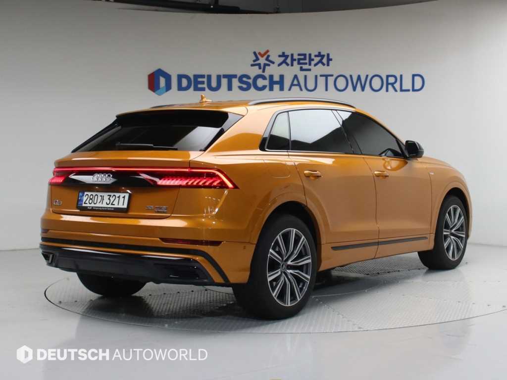 아우디 Q8 55 TFSI 콰트로 프리미엄 사진 2/20