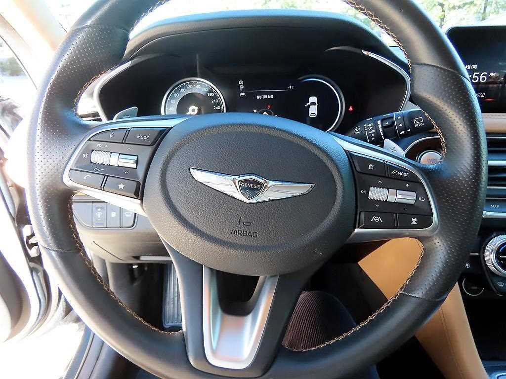 Genesis G70 Gasoline 2.0T 2WD Premium 9