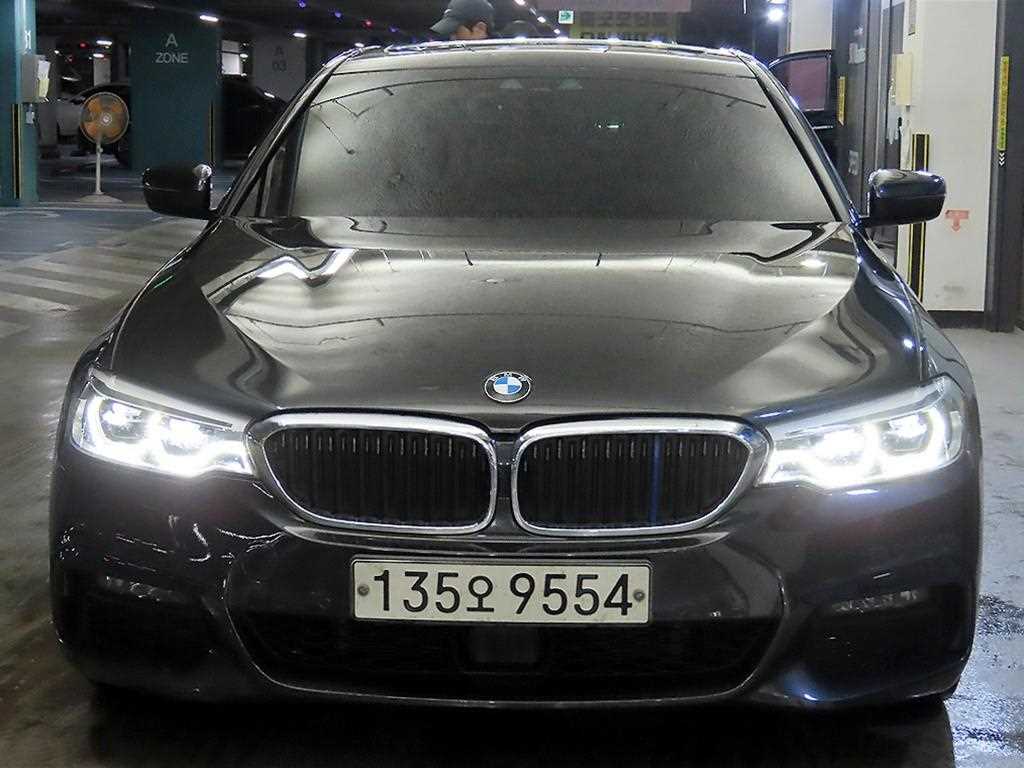 BMW 5시리즈 520i M 스포츠 사진 2/20
