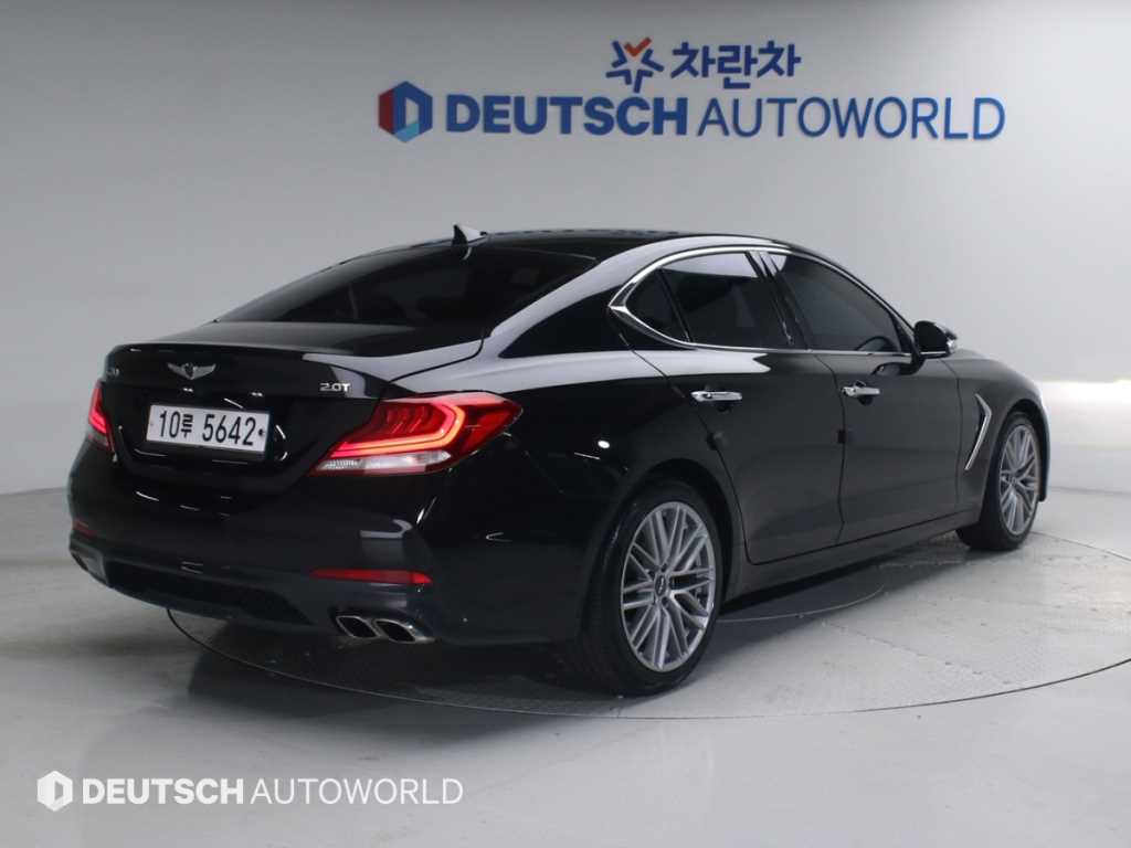 Genesis G70 2.0T Elite 3