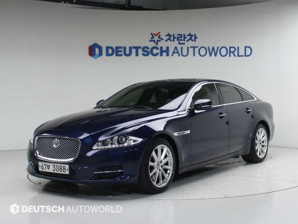XJ (X351) 3.0D 프리미엄 럭셔리 SWB 2015년식