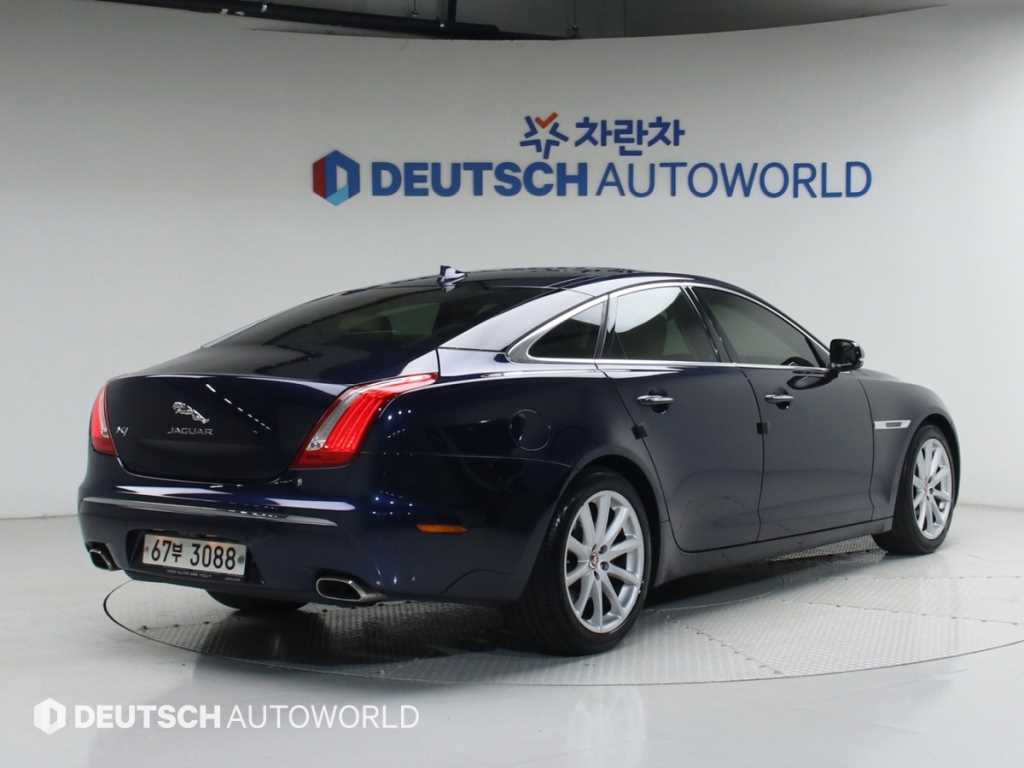 재규어 XJ 3.0D 프리미엄 럭셔리 SWB 사진 2/20