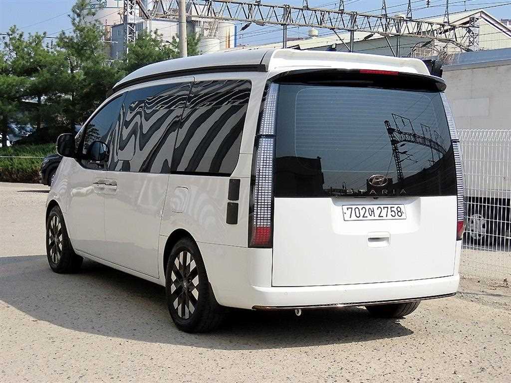 Hyundai Staria Camping Car 2WD Prestige Camper — фото 3