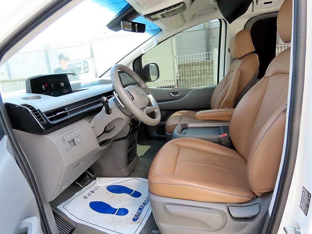 Hyundai Staria Camping Car 2WD Prestige Camper — фото 5