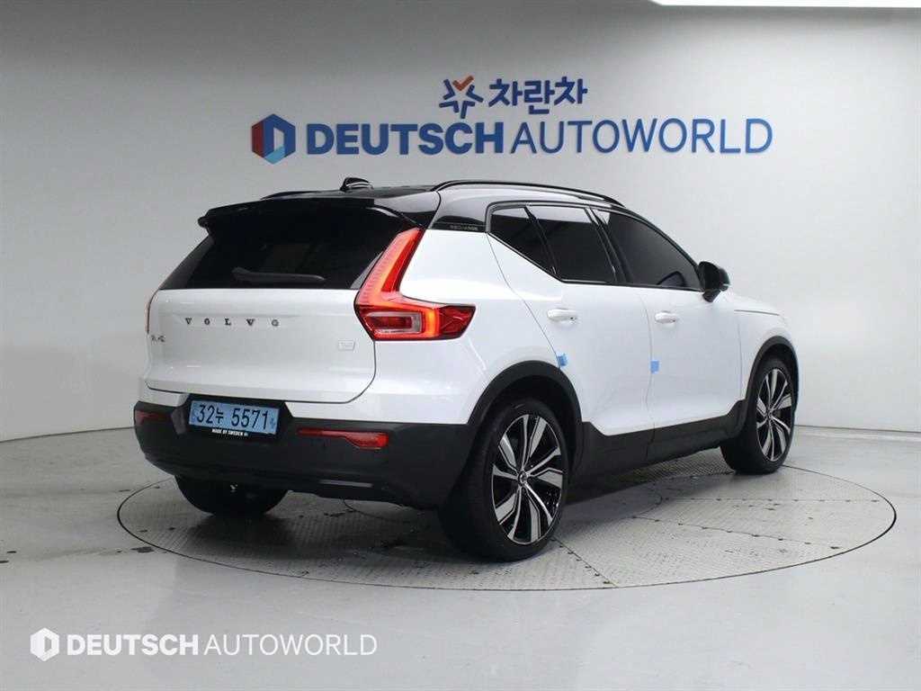 볼보 XC40 리차지 트윈 AWD 사진 2/20