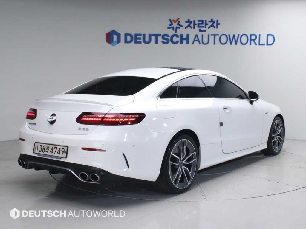 벤츠 E 클래스 E53 AMG 4MATIC+ 쿠페 사진 2/20