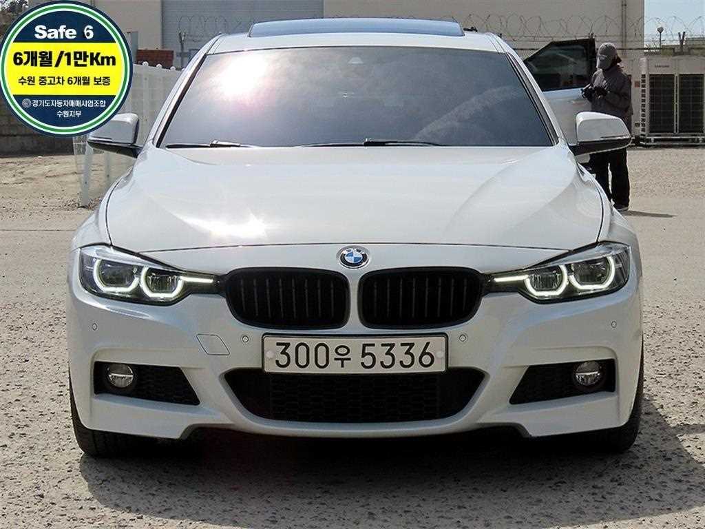 BMW 3시리즈 330i M 스포츠 쉐도우 사진