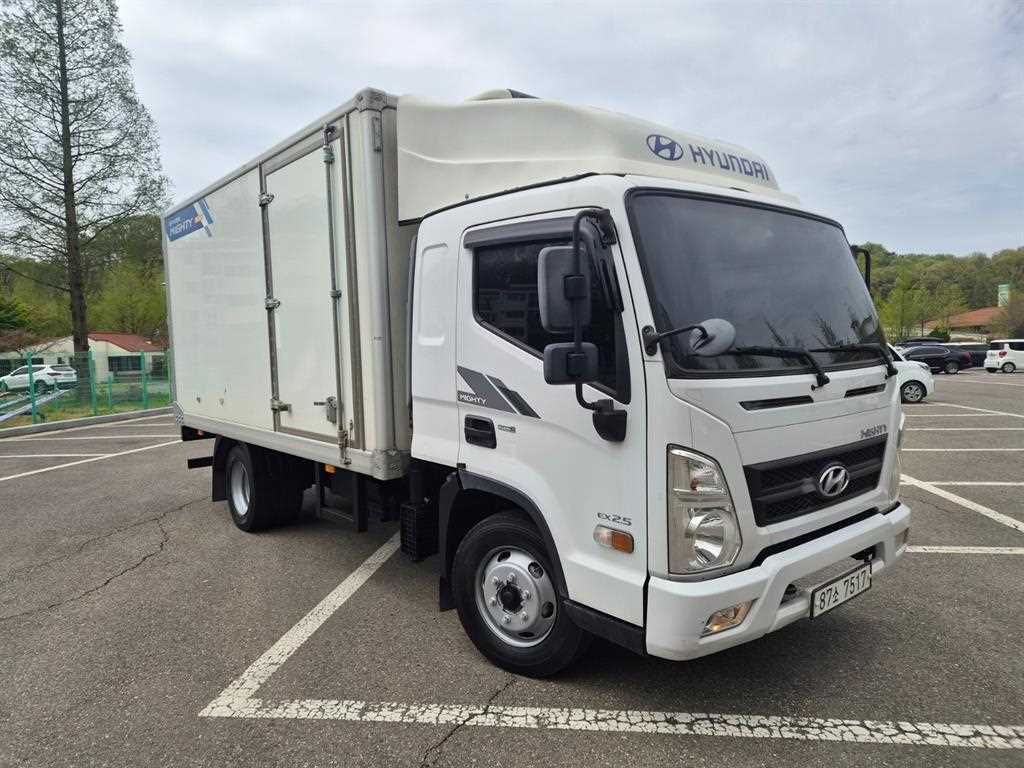 현대 올뉴마이티 2.5톤 냉동탑 - 중고 트럭 매물 이미지