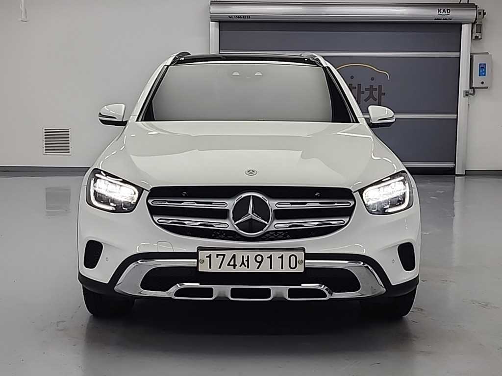 벤츠 GLC 클래스 GLC 300 4MATIC 사진 2/18