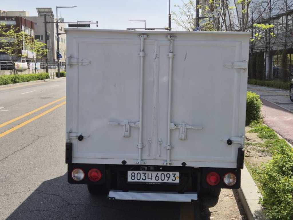 Hyundai Porter Super Cab/ Long Wheelbase CRDi 7