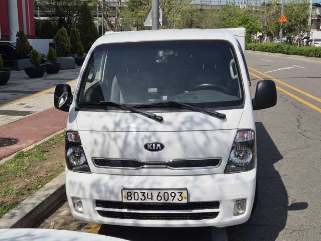 Hyundai Porter Super Cab/ Long Wheelbase CRDi 4