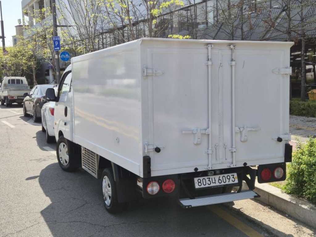 Hyundai Porter Super Cab/ Long Wheelbase CRDi 8