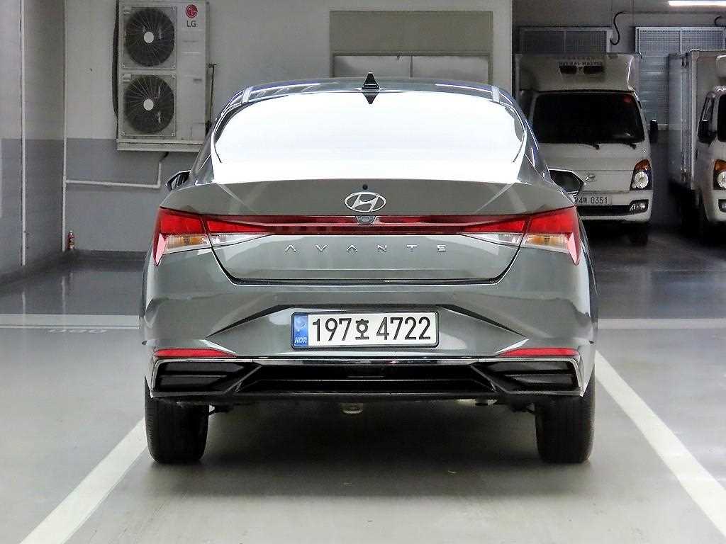 Hyundai Avante 1.6 Modern — фото 3