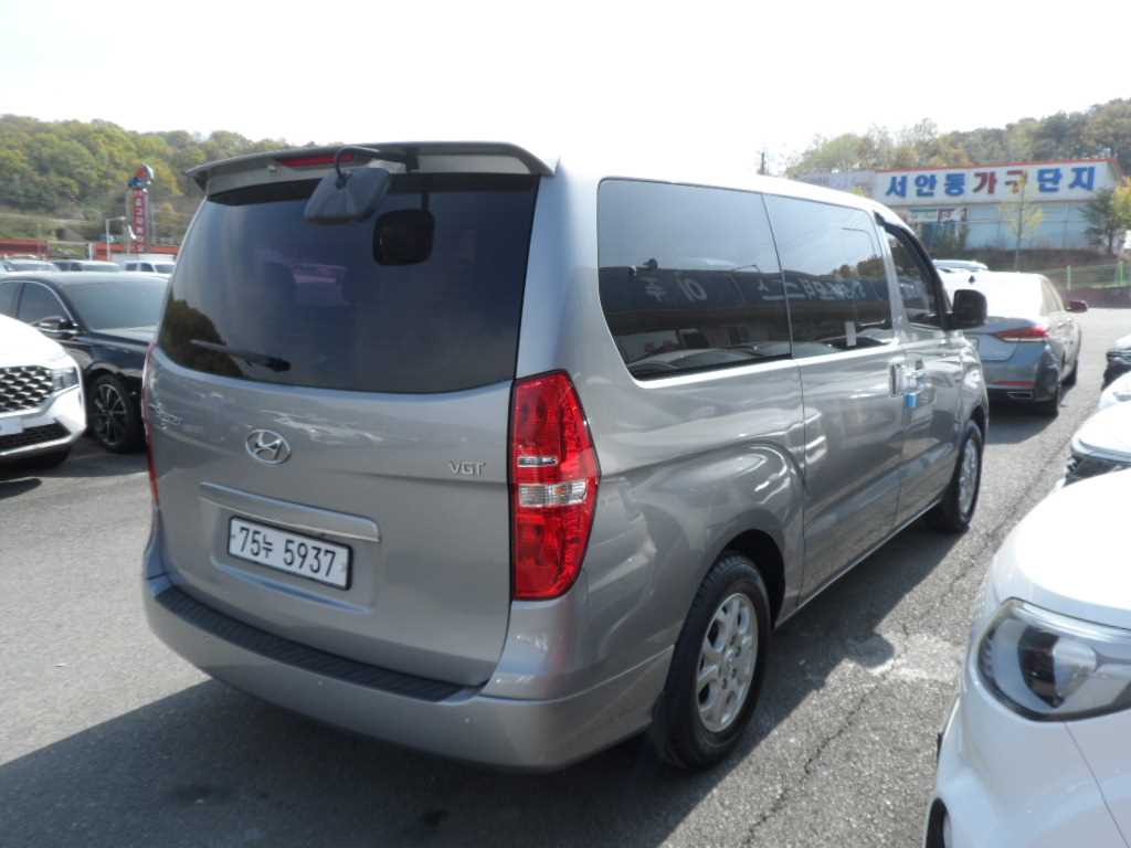 Hyundai Starex Wagon CVX Luxury 5