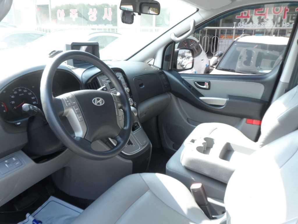 Hyundai Starex Wagon CVX Luxury 8