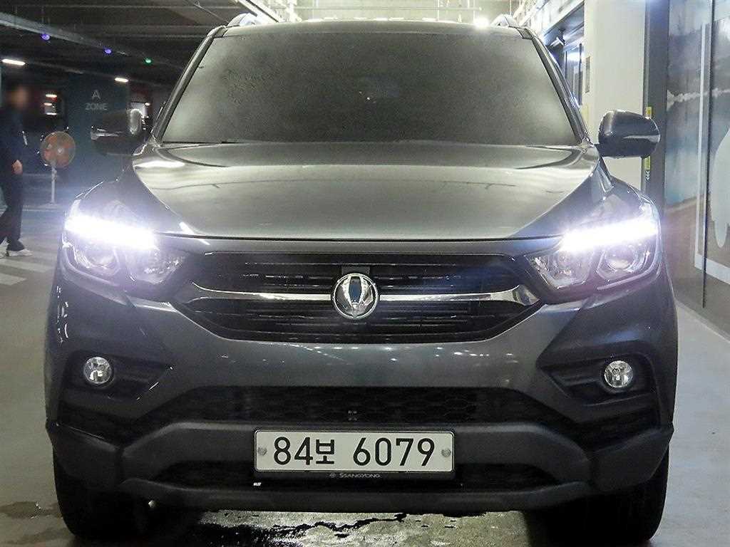 KGM 렉스턴 2WD 디젤 2.2 프레스티지 사진 2/20