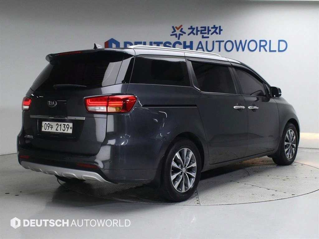 기아 카니발 디젤 9인승 럭셔리 사진 2/20