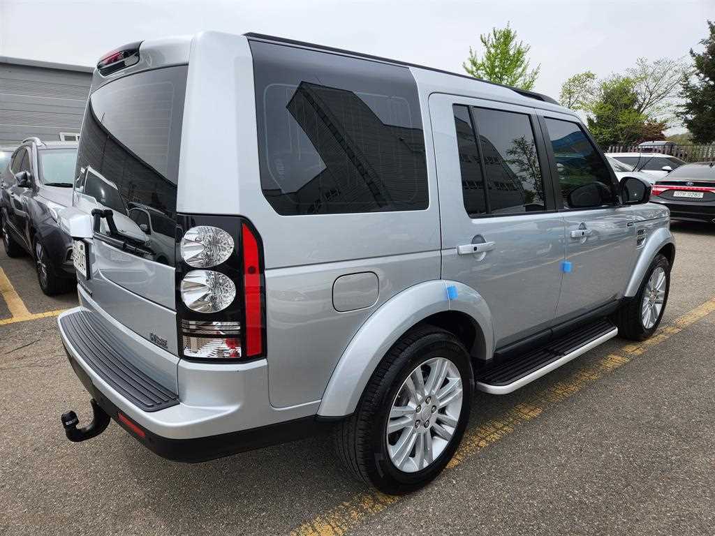 Land Rover Discovery 3.0 SDV6 SE 6