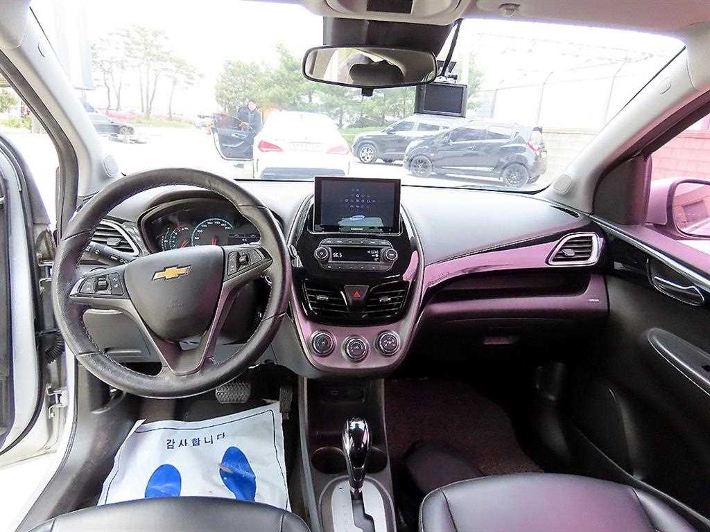 Chevrolet Spark Premier 8